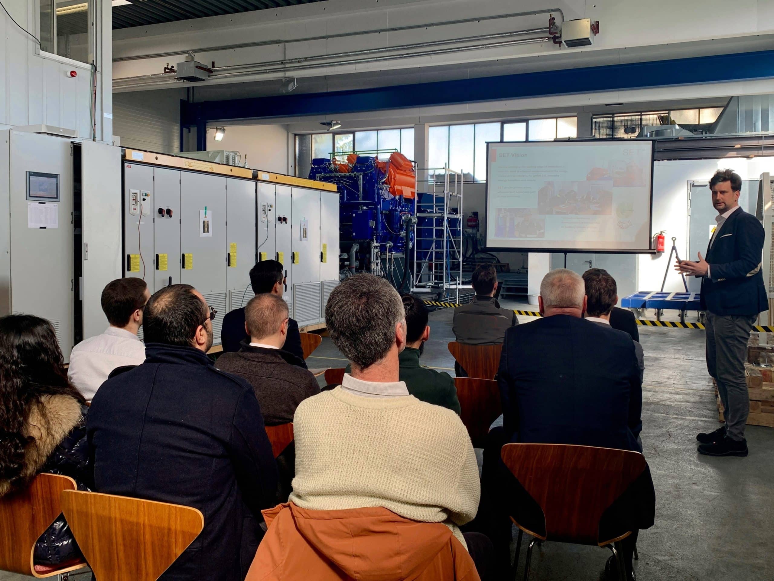 Exclusive presentation of the newest SE-R model of #SETCON variable speed gearbox took place this week. The SET team was thrilled to welcome our business partners to the SET head office in Klagenfurt.
The guests had a unique opportunity to participate in the demonstrative test runs of the #SETCON gearbox. The model has shown high performance and energy savings of app. 1 MW on average.